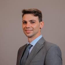 Discernir entre lo urgente y lo importante.