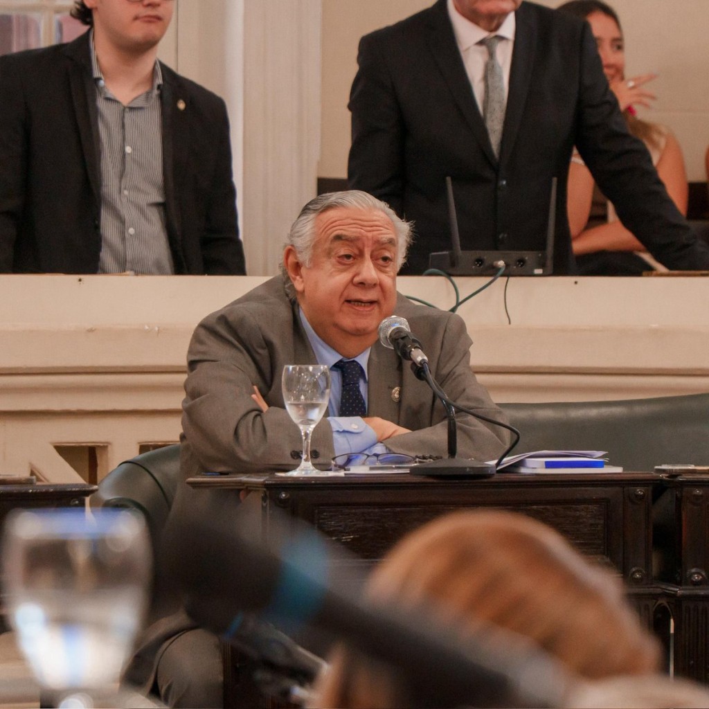 Agregu&eacute;se al proyecto de ley de Narcotest controlar la adicci&oacute;n al sexo.