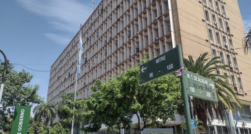 Zdero firmó una reducción del 30% en los viáticos para empleados públicos: rige desde hoy