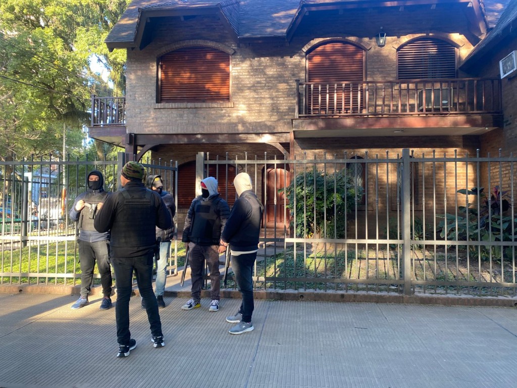 Resistencia: Allanamientos simultáneos por lavado de dinero: varios demorados y vehículos bajo investigación
