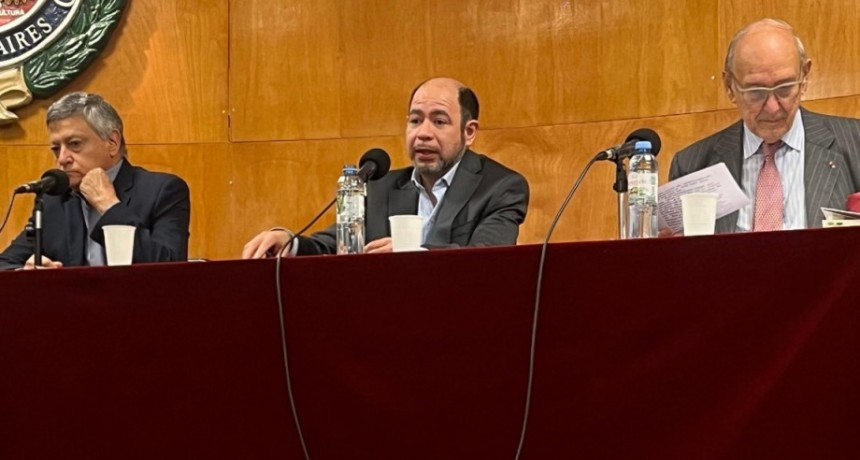 La escuela correntina de pensamiento realizó panel de relaciones internacionales en la Universidad de Belgrano.