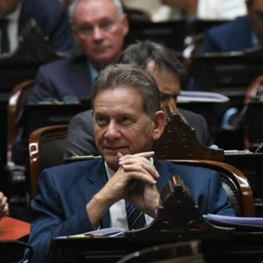 El qu&oacute;rum de la verg&uuml;enza y la br&uacute;jula p&eacute;rdida de Di&oacute;genes Gonz&aacute;lez